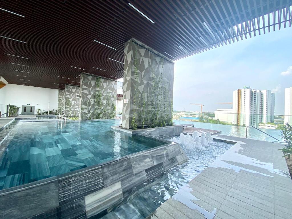 Review căn hộ cao cấp The Emerald Golf View: Review lưu trú thực tế theo góc nhìn du lịch tại Thuận An, Bình Dương