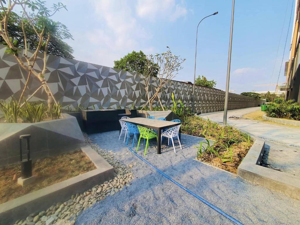 Review căn hộ cao cấp The Emerald Golf View: Review lưu trú thực tế theo góc nhìn du lịch tại Thuận An, Bình Dương