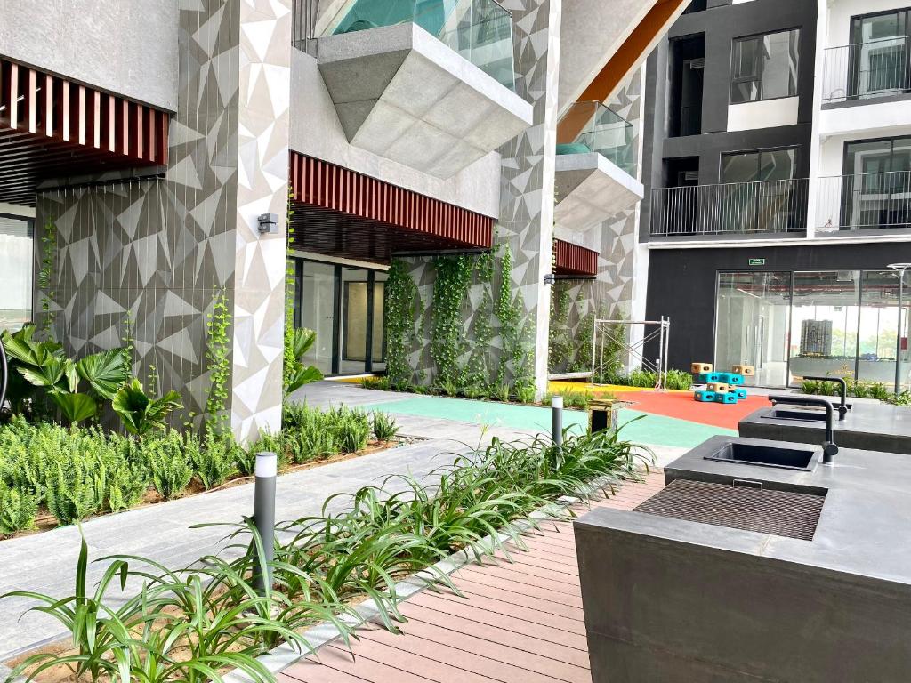 Review Căn hộ The Emerald Golf View – Trải nghiệm lưu trú cao cấp giữa không gian xanh Bình Dương