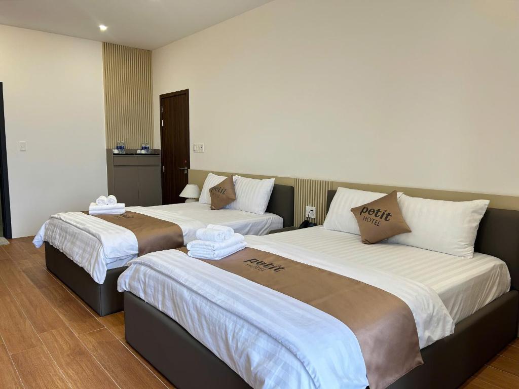 Review Khách sạn Petit: Review chi tiết từ vị trí trung tâm đến trải nghiệm lưu trú đáng cân nhắc tại Thủ Dầu Một