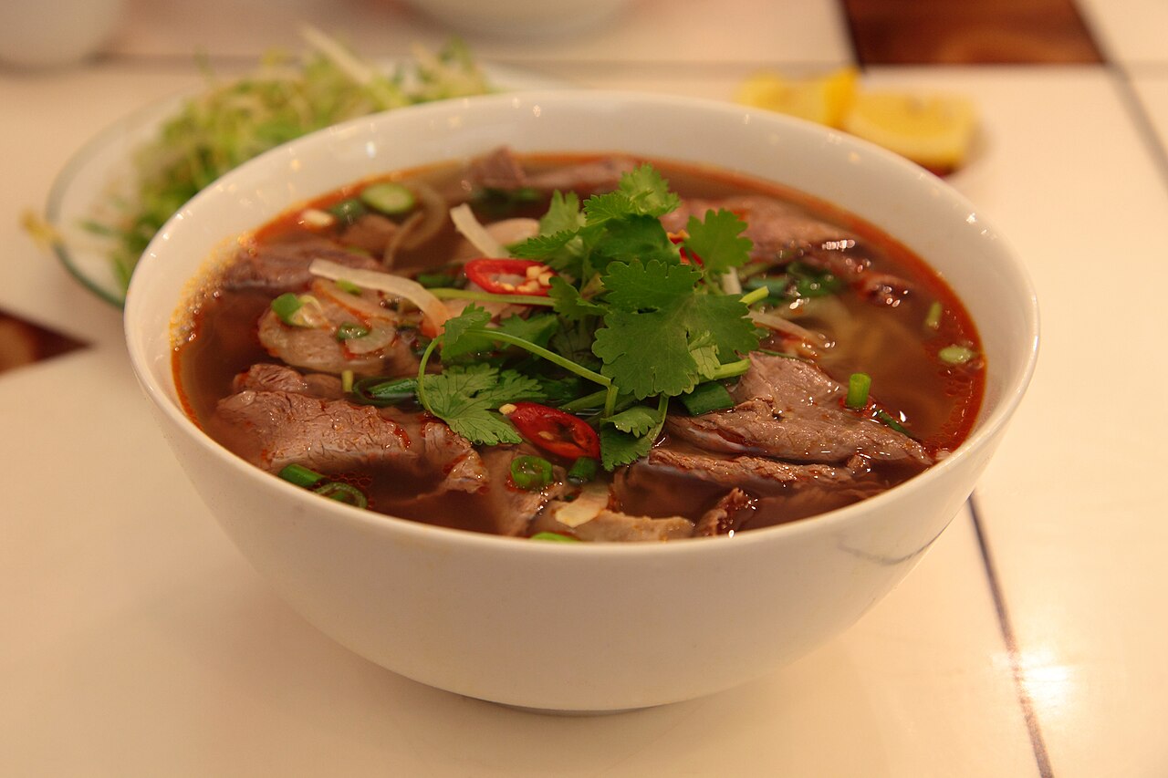 10 quán bún bò Huế tại Bình Dương ngon chuẩn vị được nhiều thực khách yêu thích